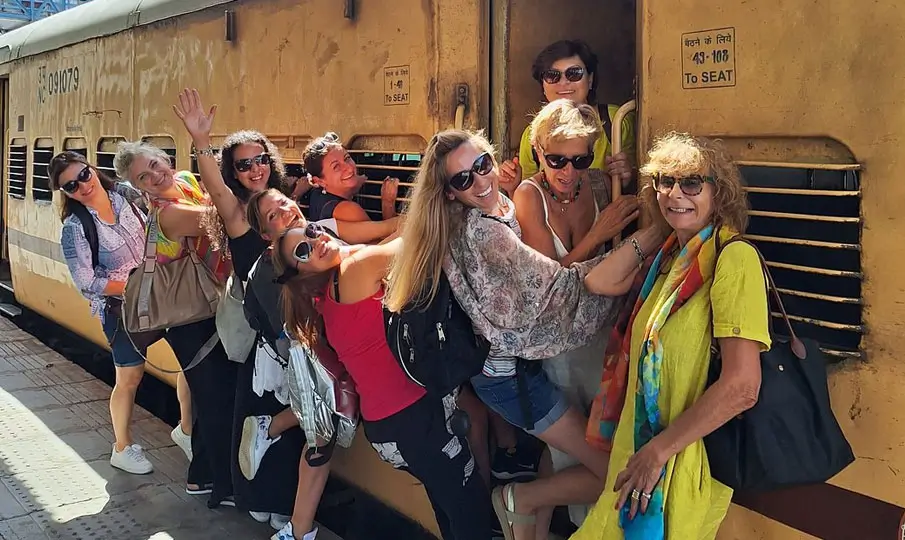 Can You Visit Taj Mahal and Return to Delhi in One Day?