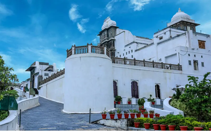 golden-triangle-tour-with-udaipur