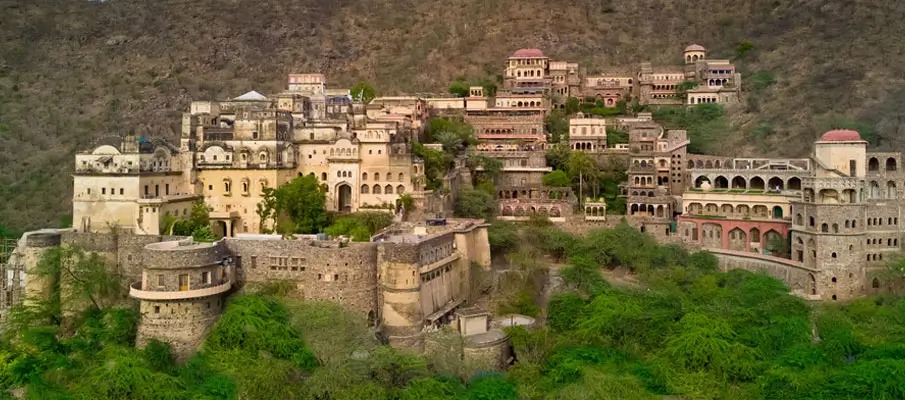 Neemrana--A-Hidden-Royal-Escape-for-Couples